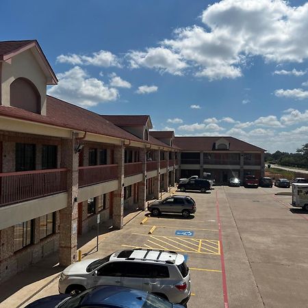 Отель Super 8 By Wyndham Stafford Sugarland Area Экстерьер фото